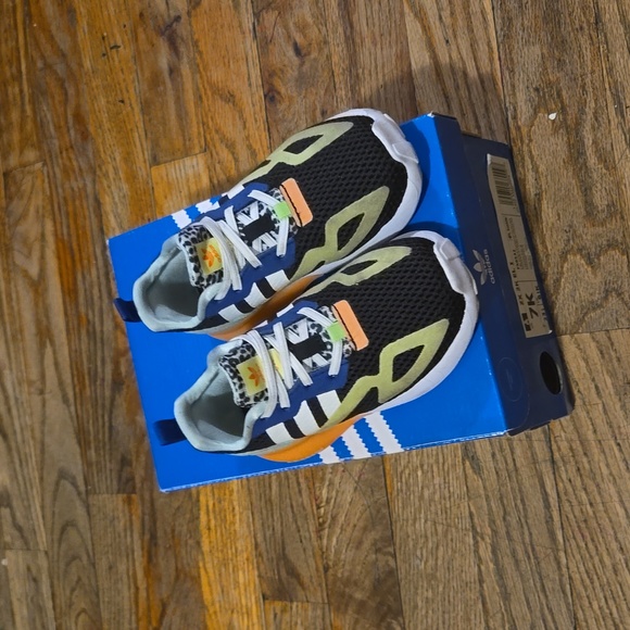 Adidas sneakers - Picture 2 of 9